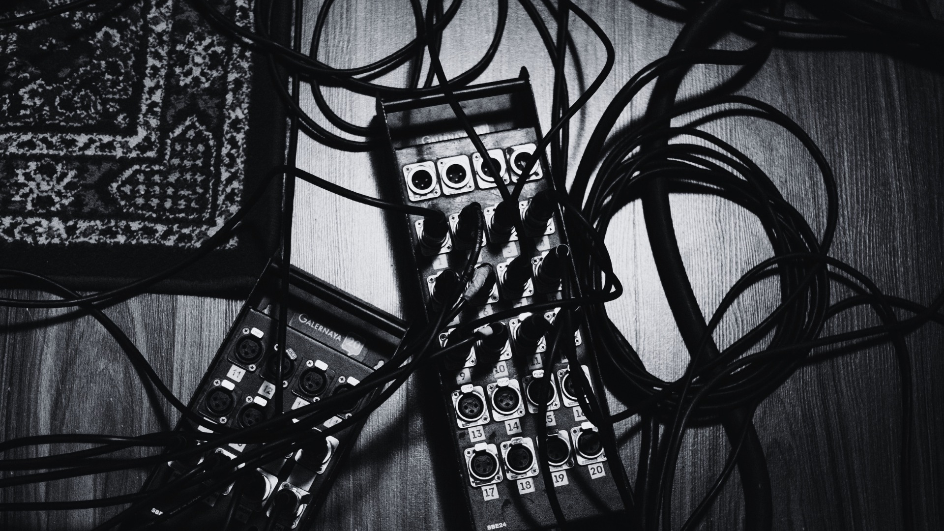 Looped Poetry – Dirk Hülstrunk, Běla Čápová, Jaromír Typlt, 21.5.26, Prague